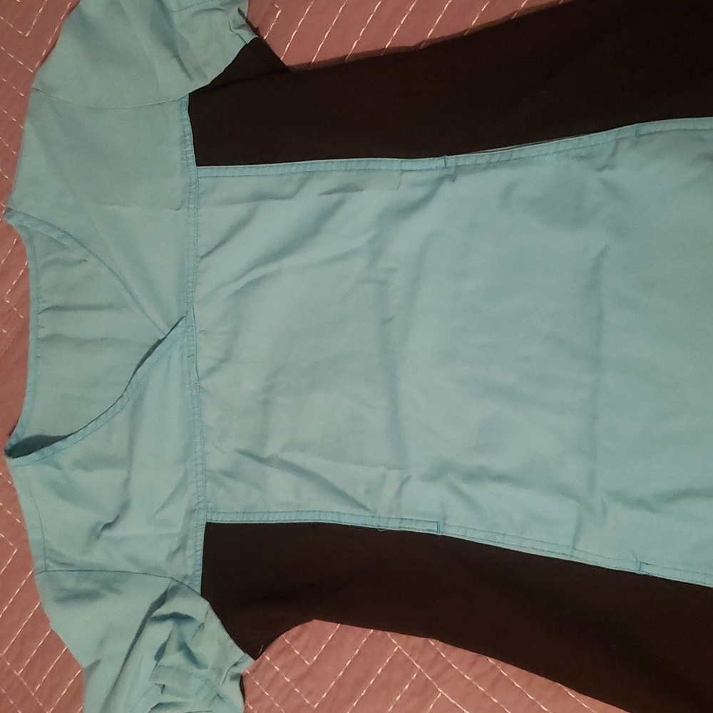 Cherokee Scrub top